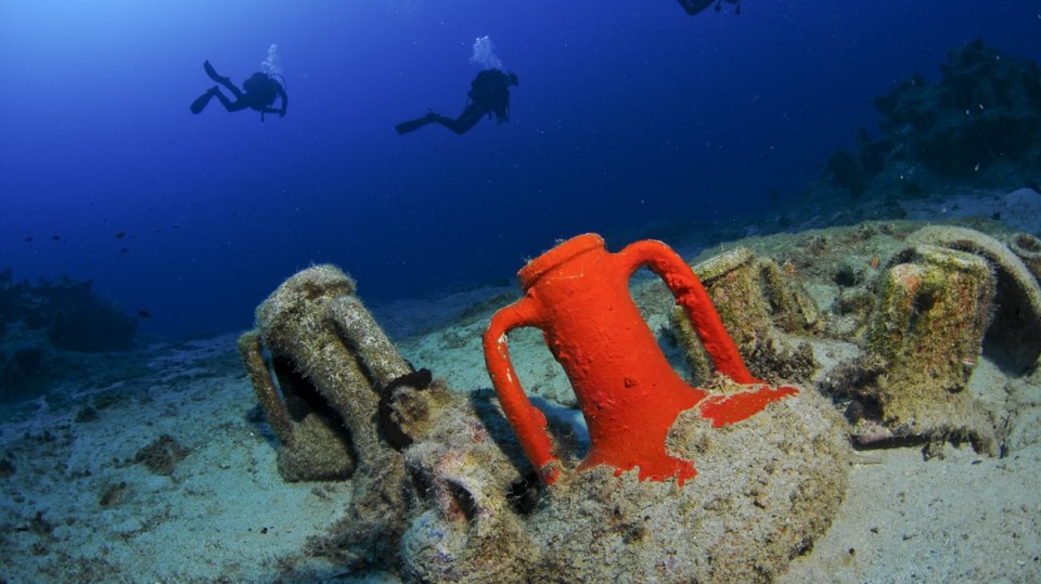 Atlantida měla podle Platóna ležet za Herkulovými sloupy, jak tehdy Řekové nazývali Gibraltarskou úžinu.